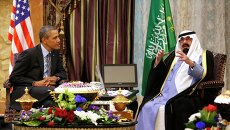 Президент США Барак Обама и король Саудовской Аравии Абдалла бен Абдель Азиз Аль Сауд во время встречи в Эр-Рияде. Фото с места событий Президент США Барак Обама и король Саудовской Аравии Абдалла бен Абдель Азиз Аль Сауд во время встречи в Эр-Рияде. Фото с места событий
