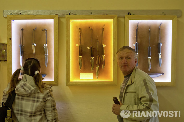 Спутники воинов: выставка клинкового оружия Златоуста открыта в Томске Спутники воинов: выставка клинкового оружия Златоуста открыта в Томске