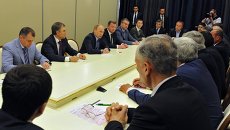 В.Путин встретился с представителями крымских татар В.Путин встретился с представителями крымских татар