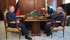 В.Путин встретился с В.Жириновским В.Путин встретился с В.Жириновским