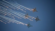 Истребители СУ-27 во время выступления в день Военно-воздушных сил в Липецке Истребители СУ-27 во время выступления в день Военно-воздушных сил в Липецке