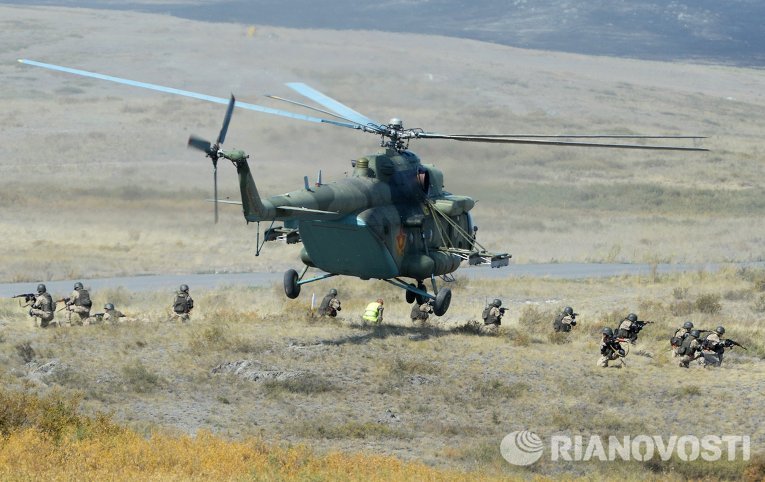 Военнослужащие во время учений Взаимодействие 2014 Военнослужащие во время учений Взаимодействие 2014