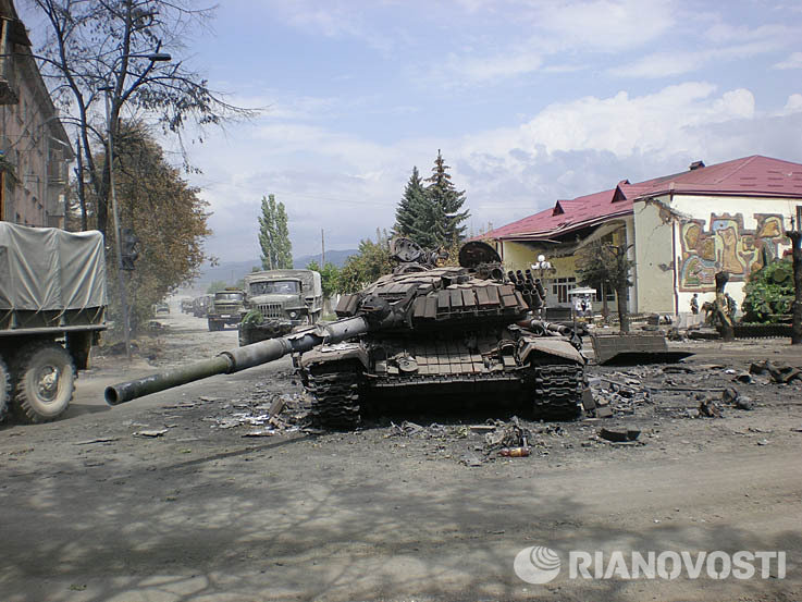 Разрушения в городе Цхинвали Разрушения в городе Цхинвали