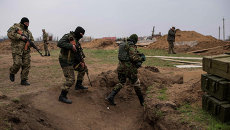 Солдаты ВСУ неподалеку от Широкино, Донецкая область. Архивное фото Солдаты ВСУ неподалеку от Широкино, Донецкая область. Архивное фото