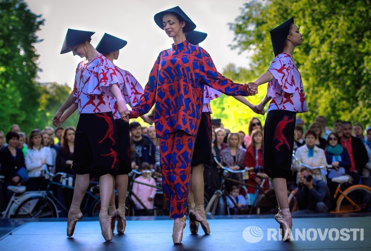 Дефиле Китайский каприз в музее-заповеднике Царское Село Дефиле Китайский каприз в музее-заповеднике Царское Село
