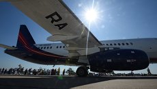 Самолет Sukhoi Superjet 100. Архивное фото Самолет Sukhoi Superjet 100. Архивное фото