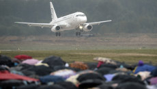 Самолет Sukhoi Superjet 100. Архивное фото Самолет Sukhoi Superjet 100. Архивное фото