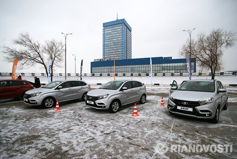 Автомобили новой модели АвтоВАЗа LADA X-Ray в Самаре Автомобили новой модели АвтоВАЗа LADA X-Ray в Самаре
