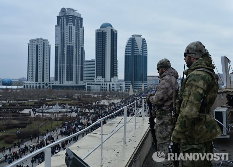 Митинг в поддержку Рамзана Кадырова в Грозном Митинг в поддержку Рамзана Кадырова в Грозном