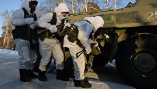 Военнослужащие противодиверсионной группы ракетного соединения. Архивное фото Военнослужащие противодиверсионной группы ракетного соединения. Архивное фото