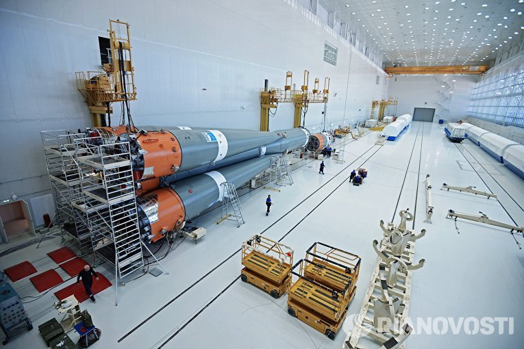 Сборка ракеты-носителя Союз-2 в Техническом комплексе космодрома Восточный в Амурской области Сборка ракеты-носителя Союз-2 в Техническом комплексе космодрома Восточный в Амурской области