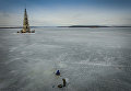 Затопленная водами Угличского водохранилища колокольня Никольского собора Затопленная водами Угличского водохранилища колокольня Никольского собора