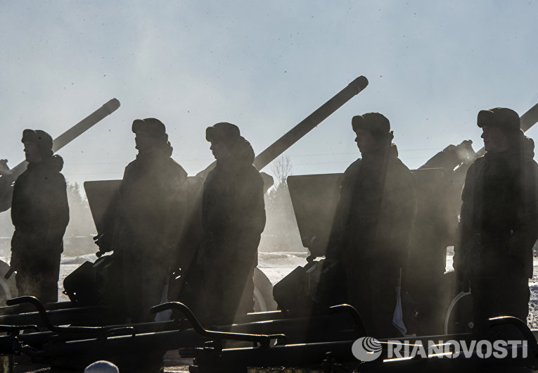 Тренировка военнослужащих 449-го отдельного салютного дивизиона ЗВО Тренировка военнослужащих 449-го отдельного салютного дивизиона ЗВО