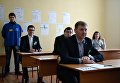Российский бобслеист, двукратный олимпийский чемпион Александр Зубков во время пробного ЕГЭ по математике Российский бобслеист, двукратный олимпийский чемпион Александр Зубков во время пробного ЕГЭ по математике