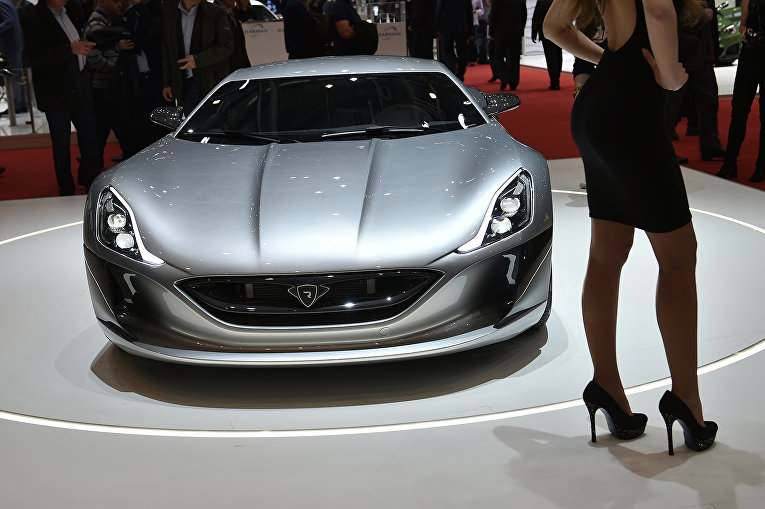 Электромобиль Rimac Concept One на 86-м международном автосалоне в Женеве. Март 2016 Электромобиль Rimac Concept One на 86-м международном автосалоне в Женеве. Март 2016