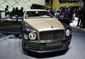 Автомобиль Bentley Mulsanne EWB на 86-м международном автосалоне в Женеве. Март 2016 Автомобиль Bentley Mulsanne EWB на 86-м международном автосалоне в Женеве. Март 2016