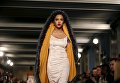 Модель на показе Lisbon Fashion Week 2016 в Португалии Модель на показе Lisbon Fashion Week 2016 в Португалии