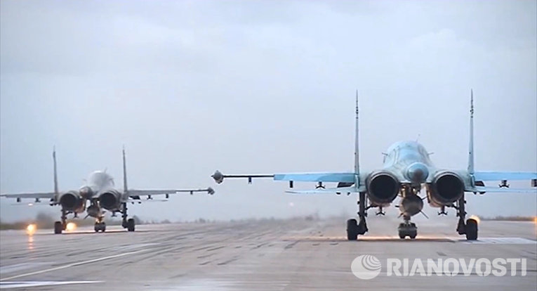Вылет первой группы самолетов ВКС с авиабазы Хмеймим в пункты постоянного базирования на территории России Вылет первой группы самолетов ВКС с авиабазы Хмеймим в пункты постоянного базирования на территории России