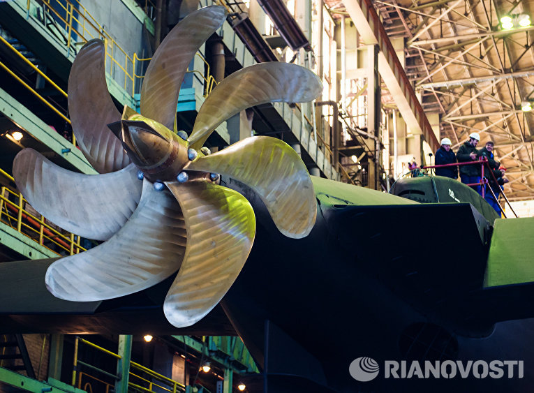Спуск на воду подводной лодки Великий Новгород в Санкт-Петербурге Спуск на воду подводной лодки Великий Новгород в Санкт-Петербурге