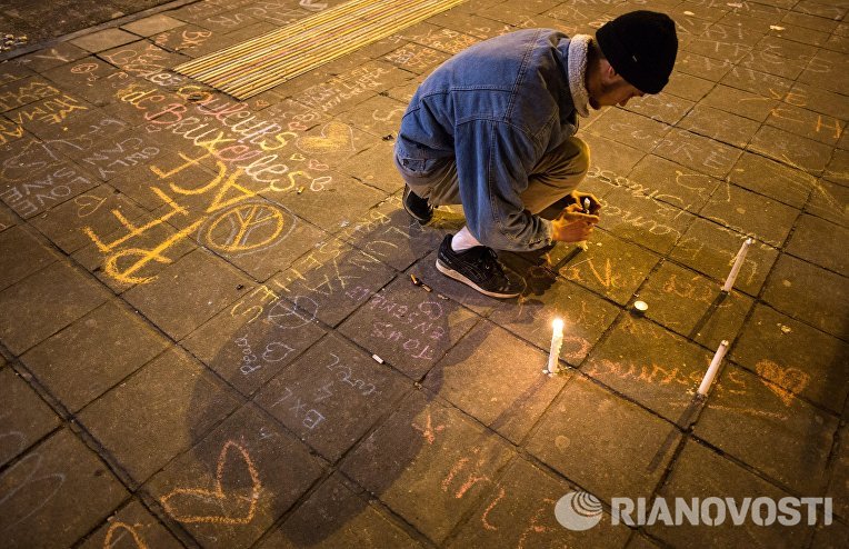 В Брюсселе почтили память погибших во время терактов В Брюсселе почтили память погибших во время терактов
