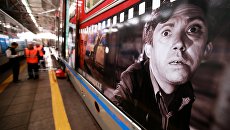 Поезд Герои на все времена перед выездом на пробный проезд на кольцевую линию метрополитена из электродепо Красная Пресня Поезд Герои на все времена перед выездом на пробный проезд на кольцевую линию метрополитена из электродепо Красная Пресня