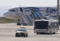 Самолет A320 компании EgyptAir в аэропорту Ларнаки, Кипр Самолет A320 компании EgyptAir в аэропорту Ларнаки, Кипр