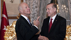 Вице-президент США Джо Байден и президент Турции Тайип Эрдоган. Архивное фото Вице-президент США Джо Байден и президент Турции Тайип Эрдоган. Архивное фото