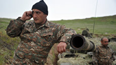 Военнослужащий армии обороны Нагорного Карабаха на первой линии обороны Военнослужащий армии обороны Нагорного Карабаха на первой линии обороны