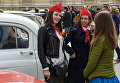 Девушки на выставке ретро-автомобилей в Санкт-Петербурге Девушки на выставке ретро-автомобилей в Санкт-Петербурге