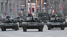 Танк Т-14 на гусеничной платформе Армата. Архив Танк Т-14 на гусеничной платформе Армата. Архив