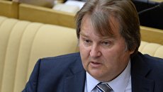 Первый заместитель председателя комитета Государственной Думы РФ по экономической политике, инновационному развитию и предпринимательству Михаил Емельянов Первый заместитель председателя комитета Государственной Думы РФ по экономической политике, инновационному развитию и предпринимательству Михаил Емельянов
