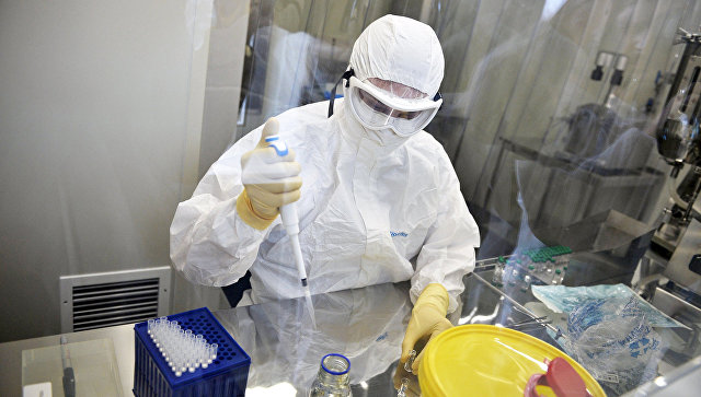 Рыжиков: вакцина Роспотребнадзора от Эболы эффективна при ревакцинации