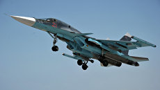 Многофункциональный истребитель-бомбардировщик ВКС РФ Су-34 с модулями РЭБ Хибины на законцовках крыльев взлетает с авиабазы Хмеймим, Сирия Многофункциональный истребитель-бомбардировщик ВКС РФ Су-34 с модулями РЭБ Хибины на законцовках крыльев взлетает с авиабазы Хмеймим, Сирия