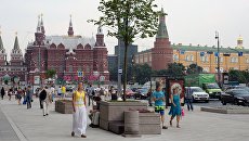 Манежная площадь в Москве. Архивное фото Манежная площадь в Москве. Архивное фото