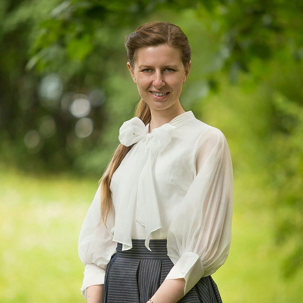 изображение документа. предоставлю фотографию. важные документы. предоставлю фотографию. покупатели в магазине одежды.