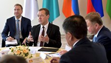 Дмитрий Медведев на заседании ЕАЭС в Сочи. 12 августа 2016 Дмитрий Медведев на заседании ЕАЭС в Сочи. 12 августа 2016