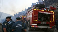 Сотрудники МЧС РФ в селе Мокок Цунтинского района Республики Дагестан, где 21 августа произошел пожар Сотрудники МЧС РФ в селе Мокок Цунтинского района Республики Дагестан, где 21 августа произошел пожар