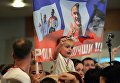 Юный участник церемонии встречи золотого рейса с чемпионами и призерами XXXI Олимпийских игр в аэропорту Шереметьево Юный участник церемонии встречи золотого рейса с чемпионами и призерами XXXI Олимпийских игр в аэропорту Шереметьево
