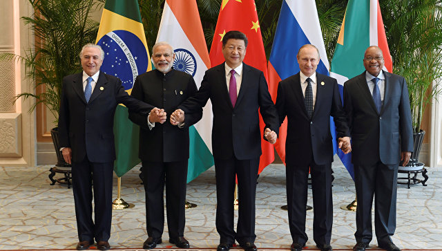Совместное фотографирование лидеров БРИКС на саммите G20. 4 сентября 2016 года
