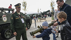 Посетители на закрытии Международного военно-технического форума Армия-2016 Посетители на закрытии Международного военно-технического форума Армия-2016