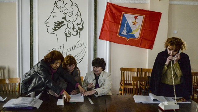 Избирательный участок в Севастополе. Архивное фото