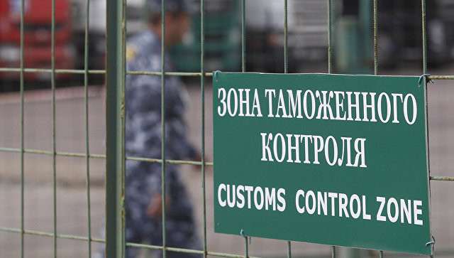 В Домодедове на таможне задержали 30 редких птиц