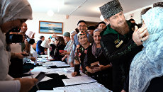 Рамзан Кадыров в единый день голосования на избирательном участке. Архивное фото Рамзан Кадыров в единый день голосования на избирательном участке. Архивное фото