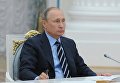 Президент РФ Владимир Путин проводит встречу в Кремле с лидерами партий, прошедших по итогам выборов в Государственную Думу.