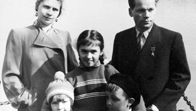 Дети калашникова михаила тимофеевича фото Дети калашникова михаила тимофеевича фото