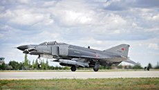 Самолет McDonnell Douglas F-4E Phantom II ВВС Турции. Архивное фото Самолет McDonnell Douglas F-4E Phantom II ВВС Турции. Архивное фото