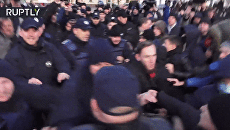 Драка на акции за легализацию марихуаны в Киеве Драка на акции за легализацию марихуаны в Киеве