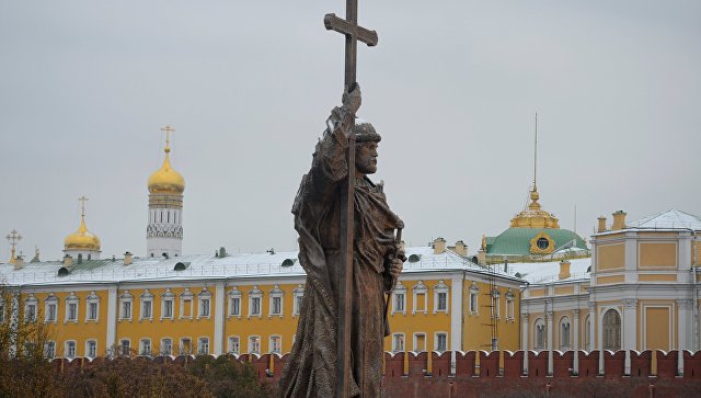 О памятнике князю Владимиру и его скитаниях по первопрестольной
