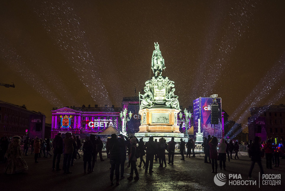 Мультимедийное 3D-mapping шоу в Санкт-Петербурге Мультимедийное 3D-mapping шоу в Санкт-Петербурге
