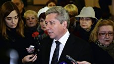 Генеральный директор Росгосцирка Дмитрий Иванов на церемонии прощания с артистом цирка, клоуном Олегом Поповым в Ростовском государственном цирке. 7 ноября 2016 Генеральный директор Росгосцирка Дмитрий Иванов на церемонии прощания с артистом цирка, клоуном Олегом Поповым в Ростовском государственном цирке. 7 ноября 2016